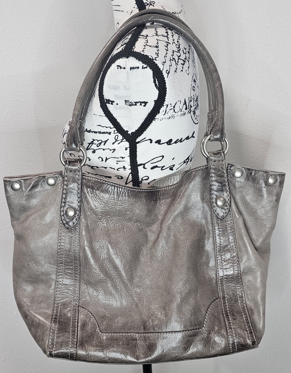 Frye Melissa Distressed Leather Ice Gray Hobo Shoulder Tote Bag Excellent - Picture 2 of 16